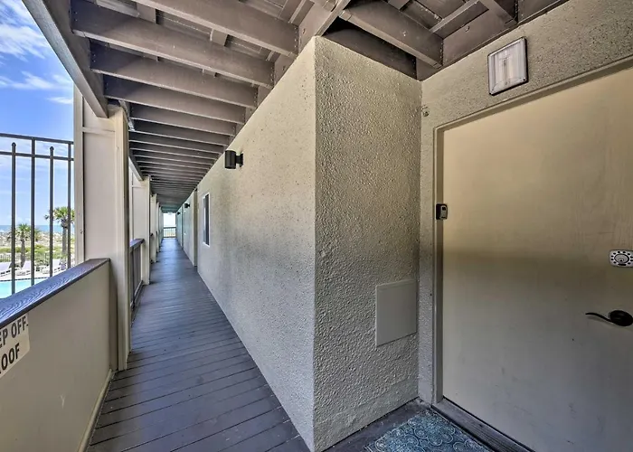 Ocean-View Fernandina Condo W/ Pool, Beach Access!