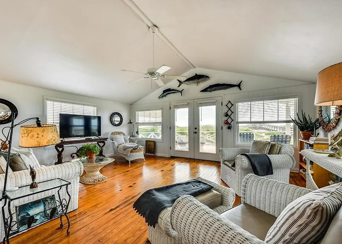 Oceanfront Amelia Island Cottage: Deck & Boardwalk