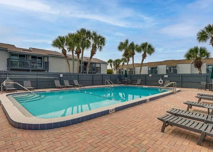 Pool & Tennis: Walkable Fernandina Beach Escape