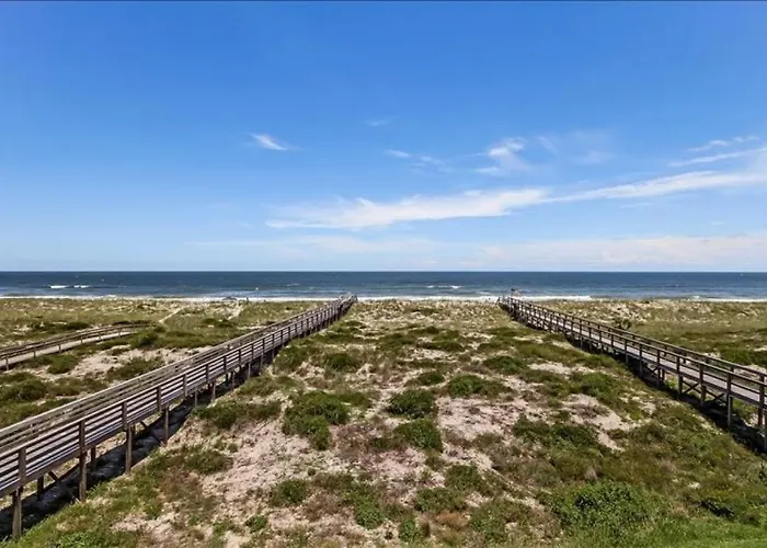 2Nd Floor, Newly Remodeled 2 Bed/2 Bath Ocean Front Condo, Sleeps 6.